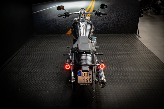 Harley-Davidson Softail Breakout (FXBR) 6 of 16