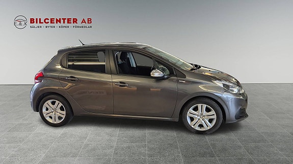 Peugeot 208 7 of 13