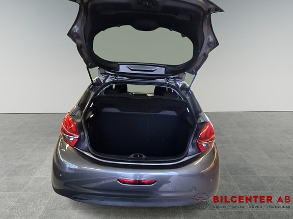 Peugeot 208 5 of 5