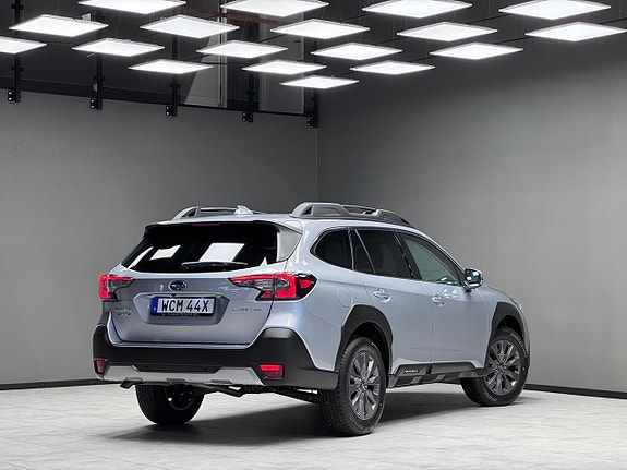 Subaru Outback 2 of 5