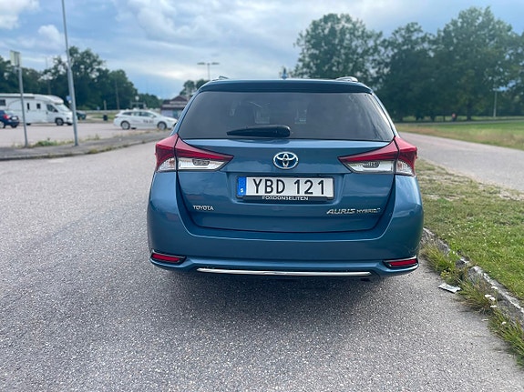 Toyota Auris 5 of 19