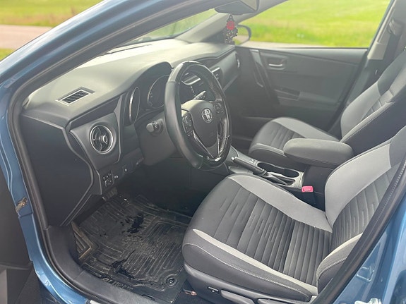 Toyota Auris 15 of 19