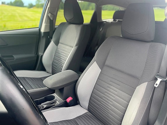 Toyota Auris 16 of 19