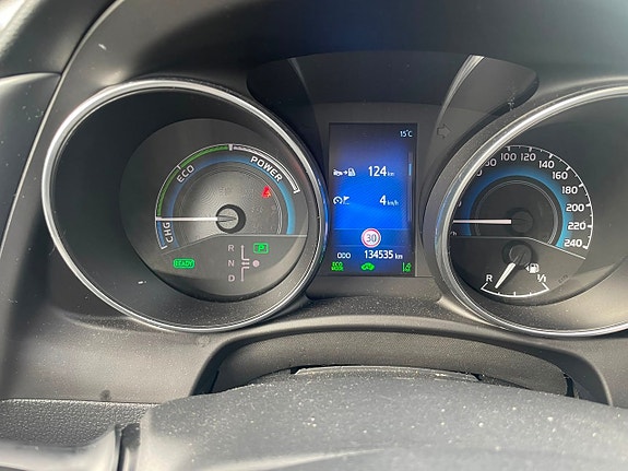 Toyota Auris 7 of 19
