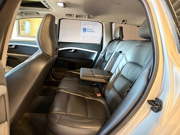 Volvo V70 18 of 23