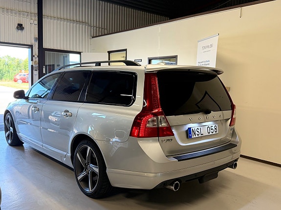 Volvo V70 10 of 23