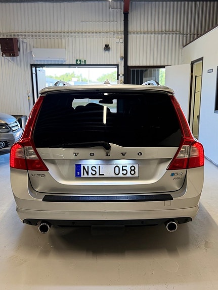 Volvo V70 11 of 23