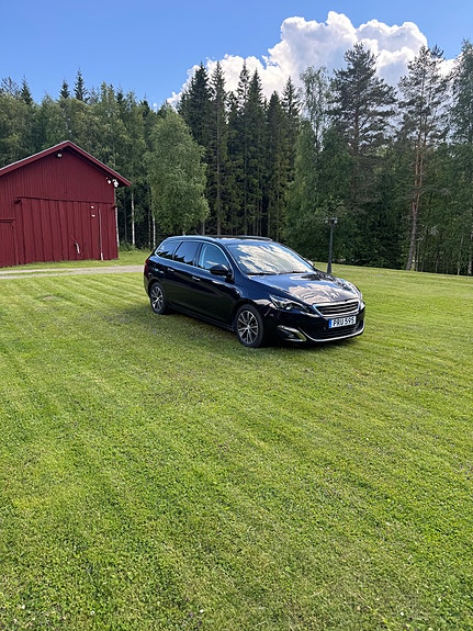 Peugeot 308 SW 3 of 5
