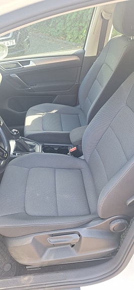Volkswagen Golf Sportsvan 6 of 12