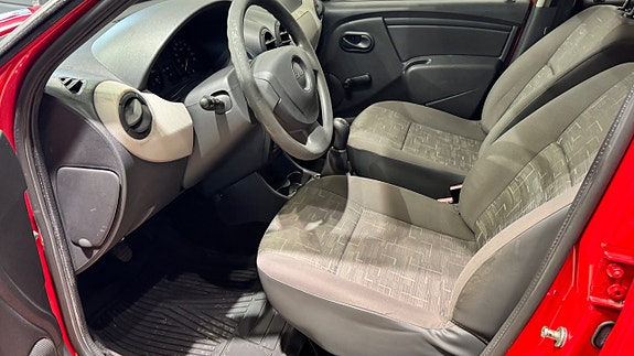 Dacia Sandero 7 of 14
