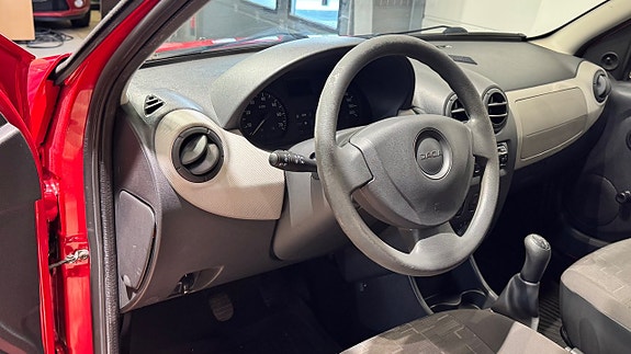 Dacia Sandero 8 of 14