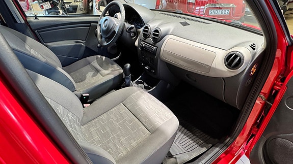 Dacia Sandero 14 of 14