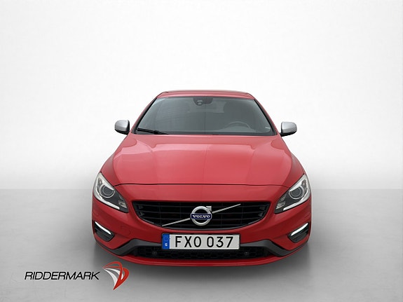 Volvo V60 2 of 5
