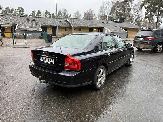 Volvo S80 3 of 5