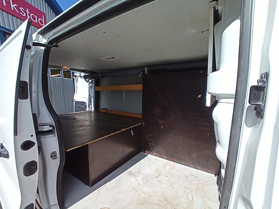 Renault Trafic 9 of 12