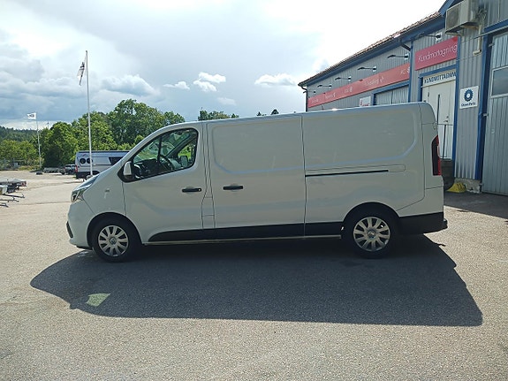 Renault Trafic 4 of 12