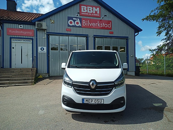 Renault Trafic 2 of 12