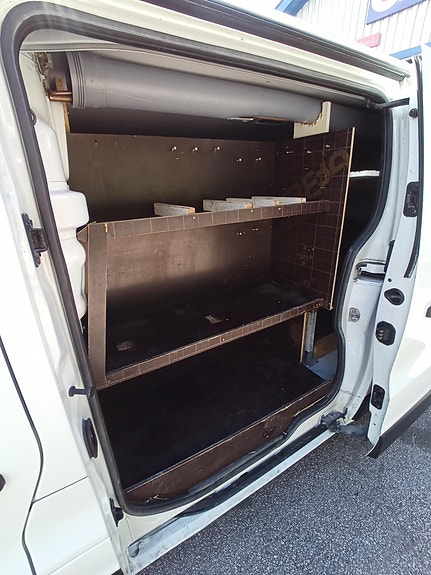 Renault Trafic 8 of 12