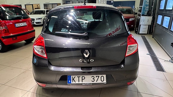 Renault Clio 13 of 18