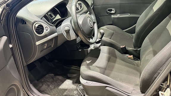 Renault Clio 7 of 18