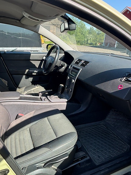Volvo V50 3 of 3