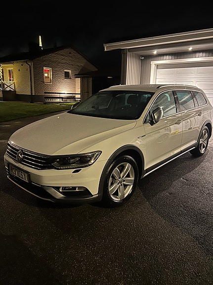 Volkswagen Passat Alltrack 15 of 16
