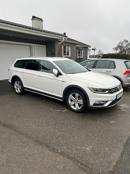 Volkswagen Passat Alltrack 7 of 16