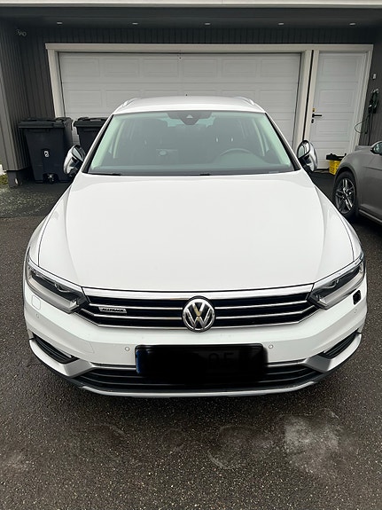 Volkswagen Passat Alltrack 9 of 16
