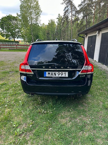 Volvo V70 4 of 5