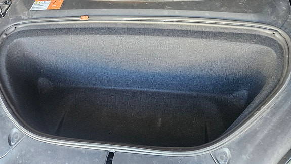 Tesla Model X 21 of 21