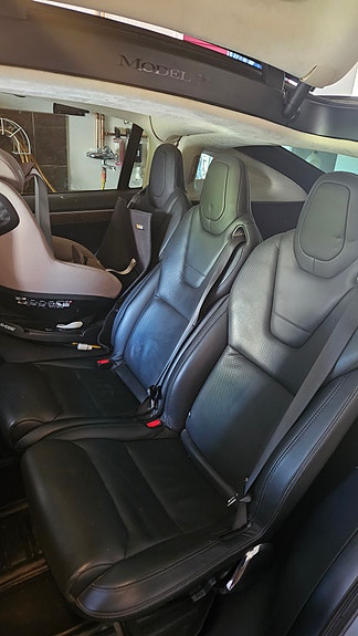 Tesla Model X 14 of 21
