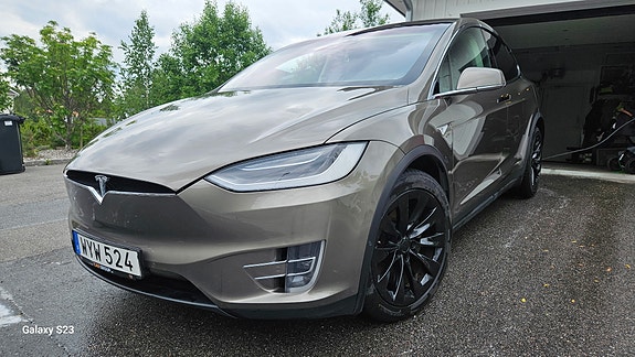 Tesla Model X 2 of 21