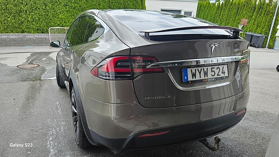 Tesla Model X 5 of 21