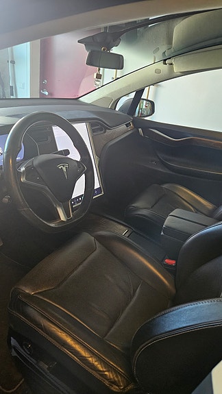 Tesla Model X 11 of 21