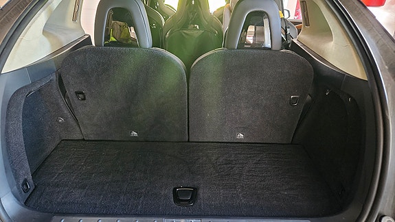 Tesla Model X 18 of 21