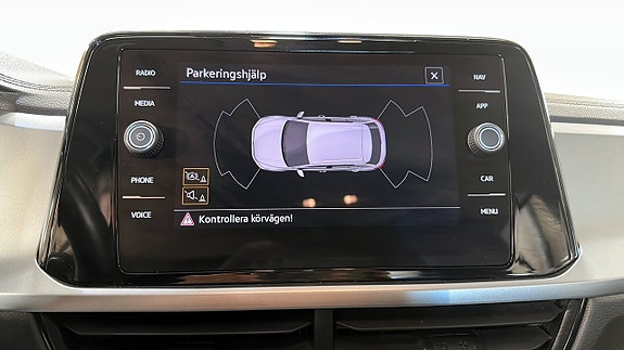 Volkswagen T-Roc 16 of 20