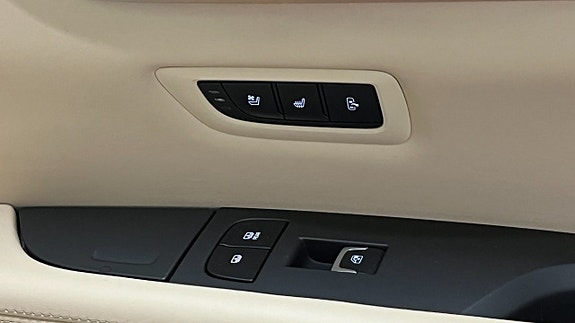 Cadillac CT6 25 of 29