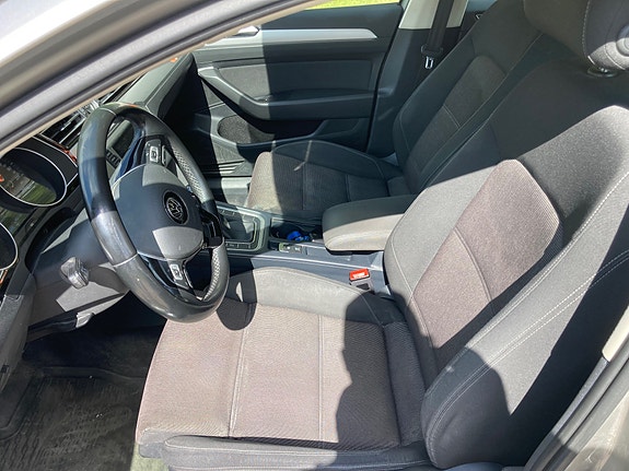 Volkswagen Passat 3 of 5