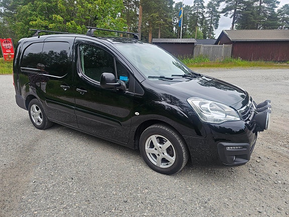 Peugeot Partner 2 of 4