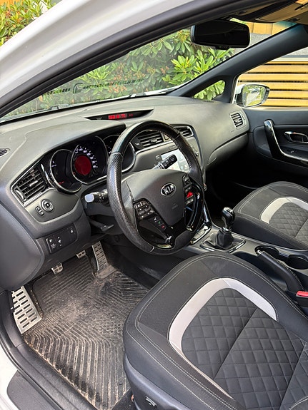 Kia Ceed 8 of 8
