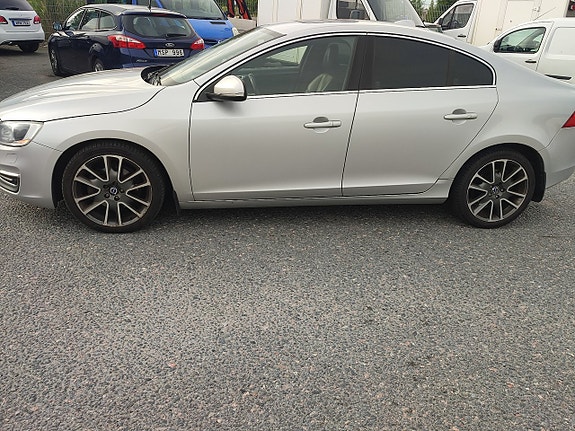 Volvo S60 7 of 24