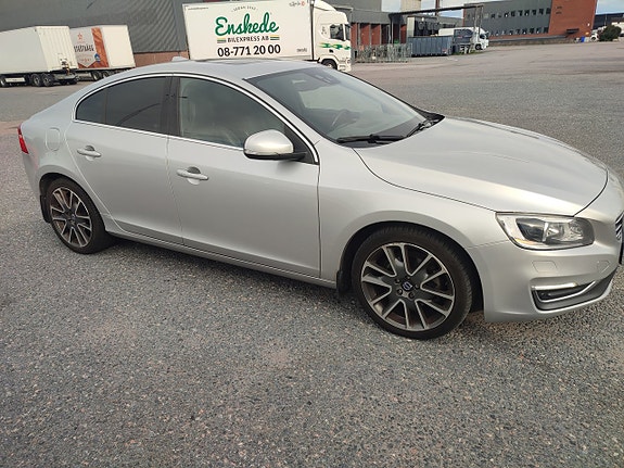 Volvo S60 5 of 5