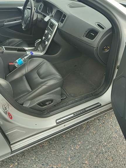 Volvo S60 13 of 24