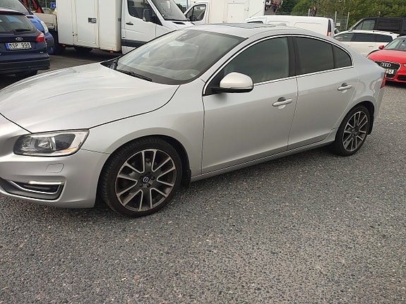 Volvo S60 8 of 24
