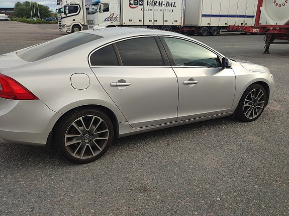 Volvo S60 6 of 24