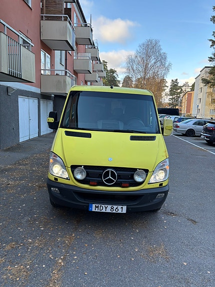 Mercedes-Benz Sprinter 319 2 of 14