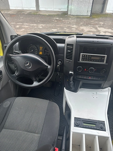 Mercedes-Benz Sprinter 319 8 of 14