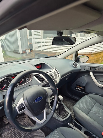 Ford Fiesta 3 of 5