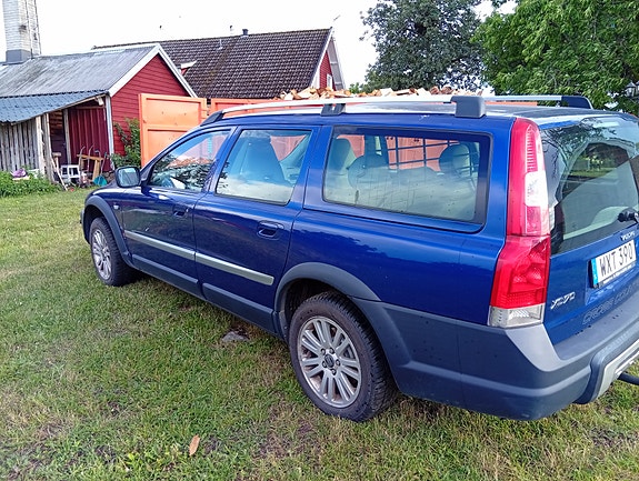 Volvo XC70 4 of 5