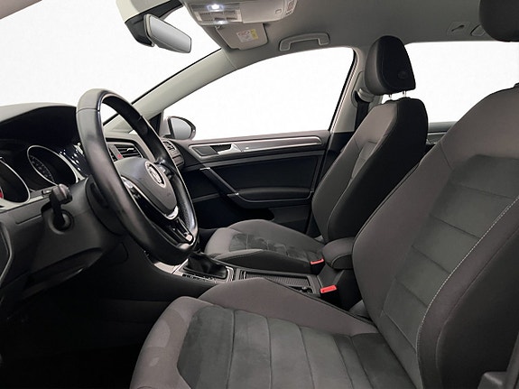 Volkswagen Golf Alltrack 12 of 30